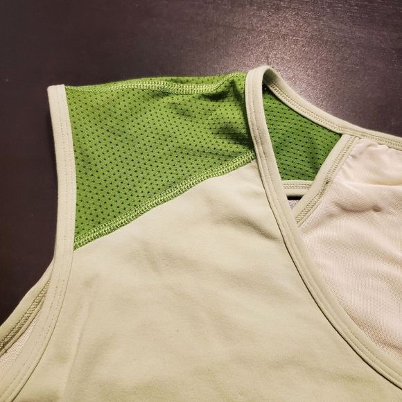 Lululemon athletica tank top, size 6 - Picture 4 of 8